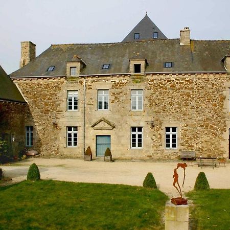Gite La Terrasse - Manoir Le Plessix Madeuc Corseul Exteriér fotografie